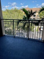 6530 Emerald Dunes Dr in West Palm Beach, FL - Building Photo