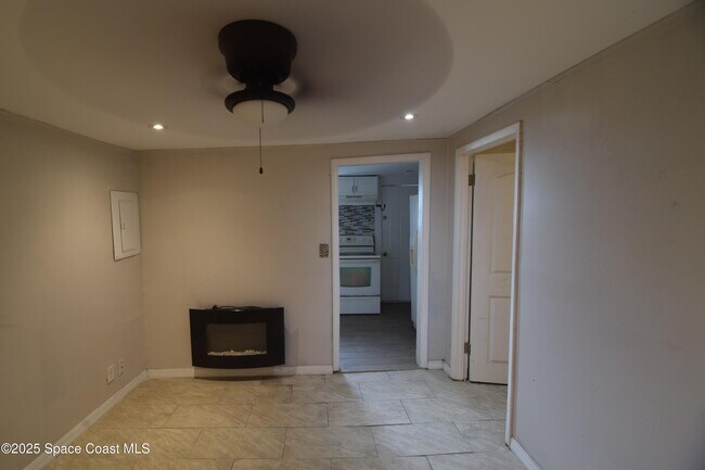 329 Pine Ave in Cocoa, FL - Building Photo - Building Photo