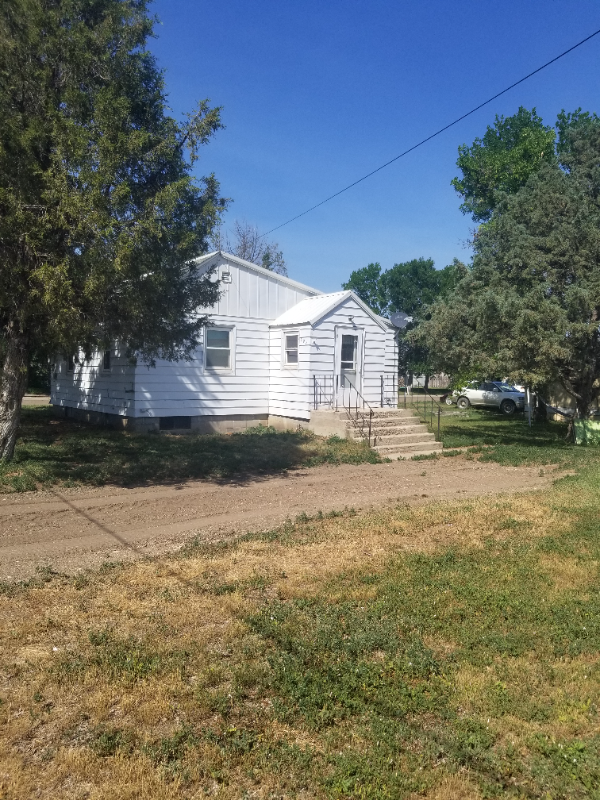 property at 622 3rd Ave E