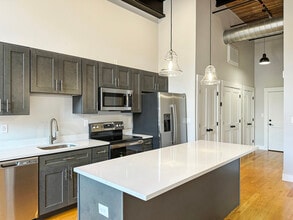 Jefferson Mills in Jefferson, MA - Foto de edificio - Building Photo