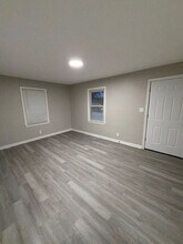 3031 Linwood Ave, Unit 15-3023 in Louisville, KY - Building Photo - Building Photo