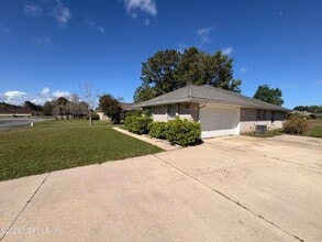 15677 Moss Hollow Dr in Jacksonville, FL - Building Photo - Building Photo