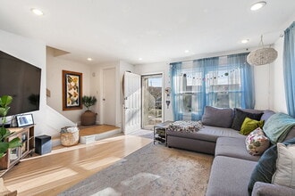 614 N Hough St in Barrington, IL - Building Photo - Building Photo