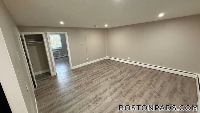 3 Henry Terrace, Unit 7B in Worcester, MA - Foto de edificio - Building Photo