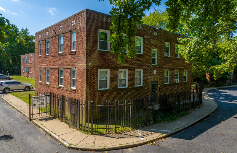 560 Church Ln in Philadelphia, PA - Building Photo