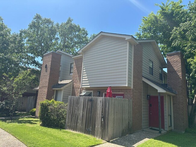 property at 1904 Dartmouth St