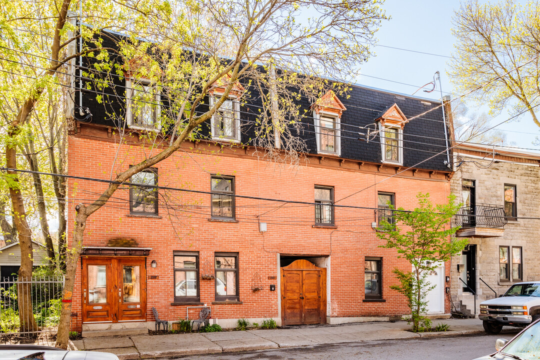 2342 De Coleraine Rue in Montréal, QC - Building Photo