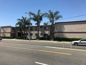 Alhambra Gardens in Alhambra, CA - Foto de edificio - Building Photo