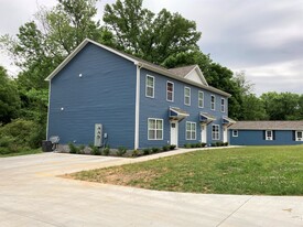 805 Lynes St in Clarksville, TN - Building Photo