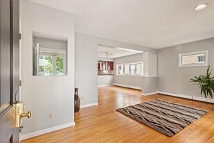 44 Sunset Rd, Unit 1 in Somerville, MA - Building Photo