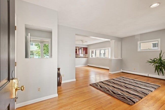 44 Sunset Rd, Unit 1