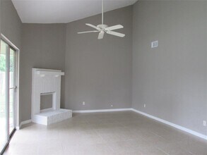 10303 Westedge Dr in Sugar Land, TX - Building Photo - Building Photo