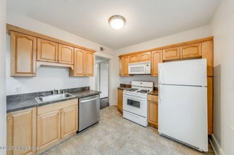 1131 Everett Ave in Louisville, KY - Foto de edificio - Building Photo