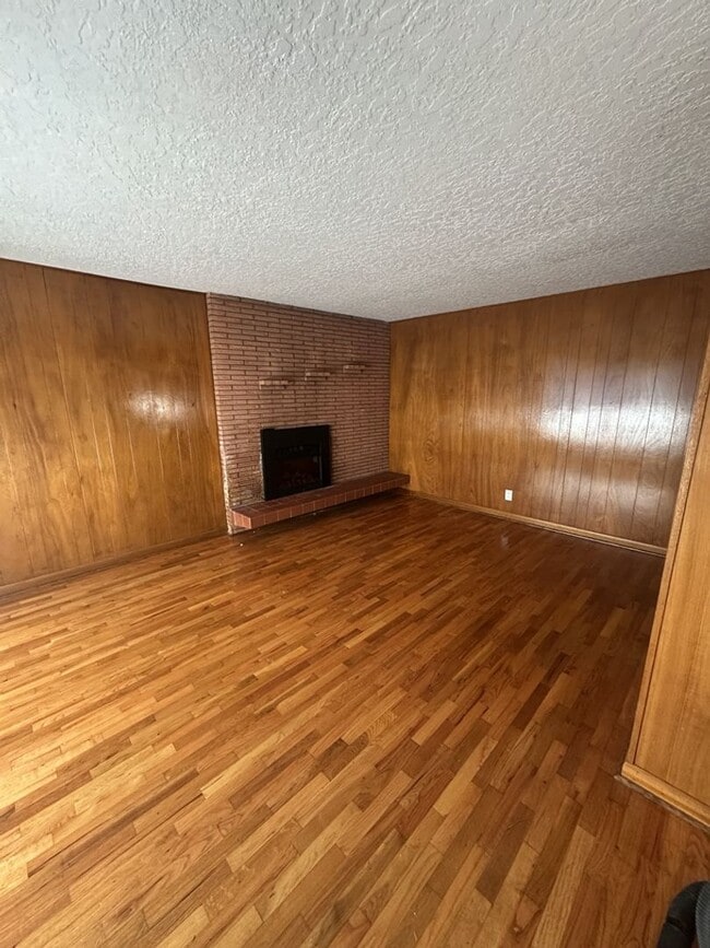 property at 4706 Sheridan Dr