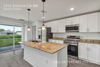 1252 Giralda Cir NW in Palm Bay, FL - Building Photo - Building Photo