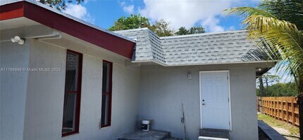 901 SW 13th St in Pompano Beach, FL - Building Photo - Building Photo