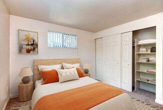 Linden Highlands in Shoreline, WA - Building Photo - Building Photo