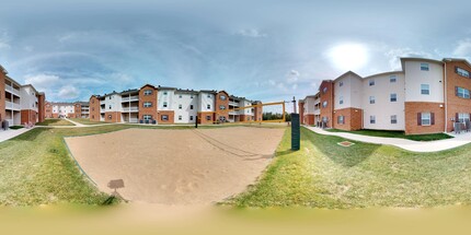 Buckeye Village Apartments in Mansfield, OH - Foto de edificio - Building Photo