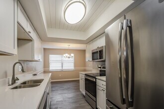 747 Climate Dr in Brandon, FL - Building Photo - Building Photo