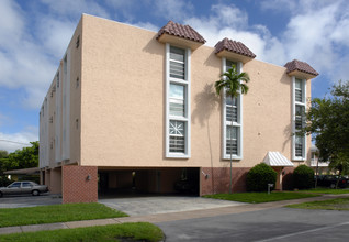 541 Anastasia Ave in Miami, FL - Building Photo - Building Photo