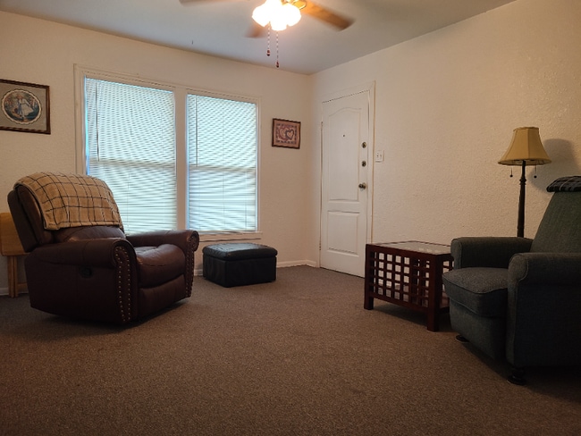 641 Robinson St, Unit 3 in Corpus Christi, TX - Foto de edificio - Building Photo