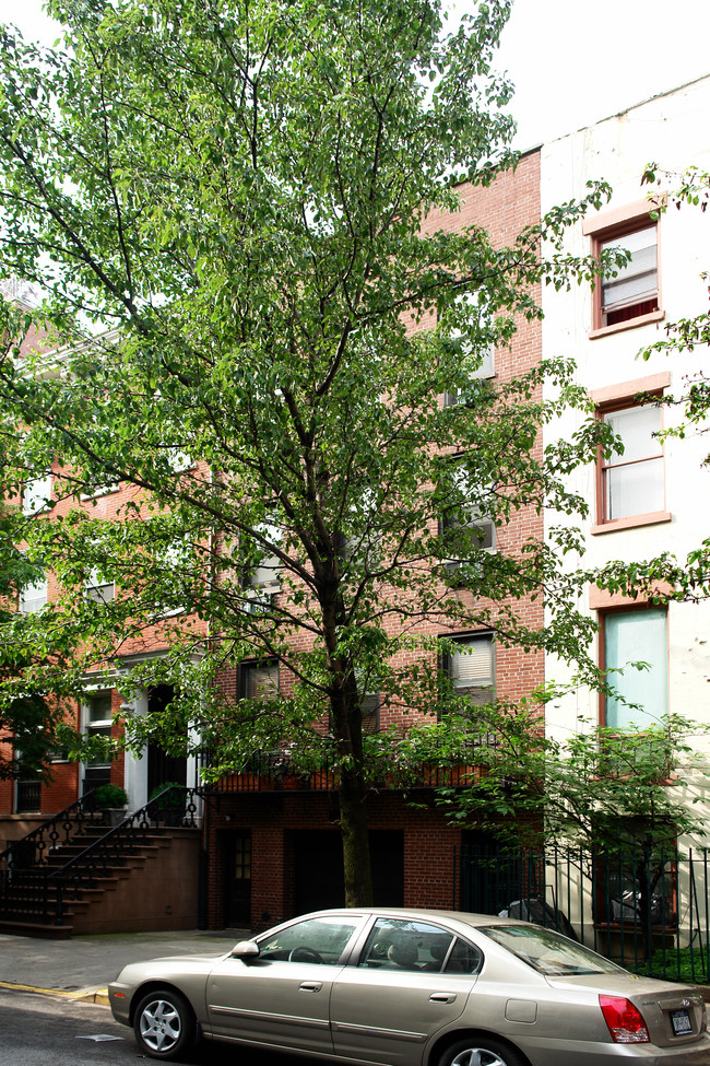 240 W 22nd St in New York, NY - Building Photo - Building Photo