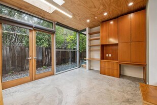 680 Kendall Ave in Palo Alto, CA - Building Photo