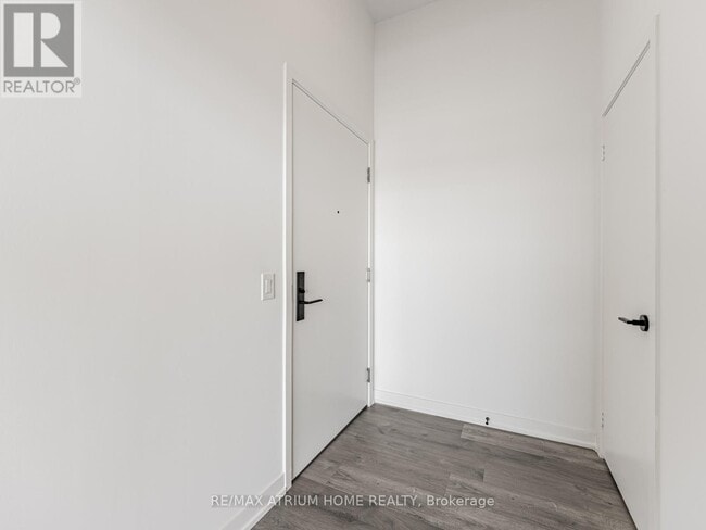 285 Dufferin St in Toronto, ON - Building Photo - Building Photo