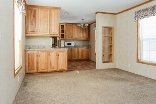 900 Boothby Rd in Livermore, ME - Building Photo