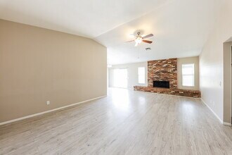 10154 W Highland Ave in Phoenix, AZ - Building Photo - Building Photo
