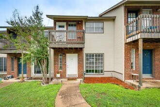 1815 River Crossing Cir in Austin, TX - Building Photo - Building Photo