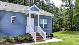 220 Curry Dr in Williamsburg, VA - Building Photo