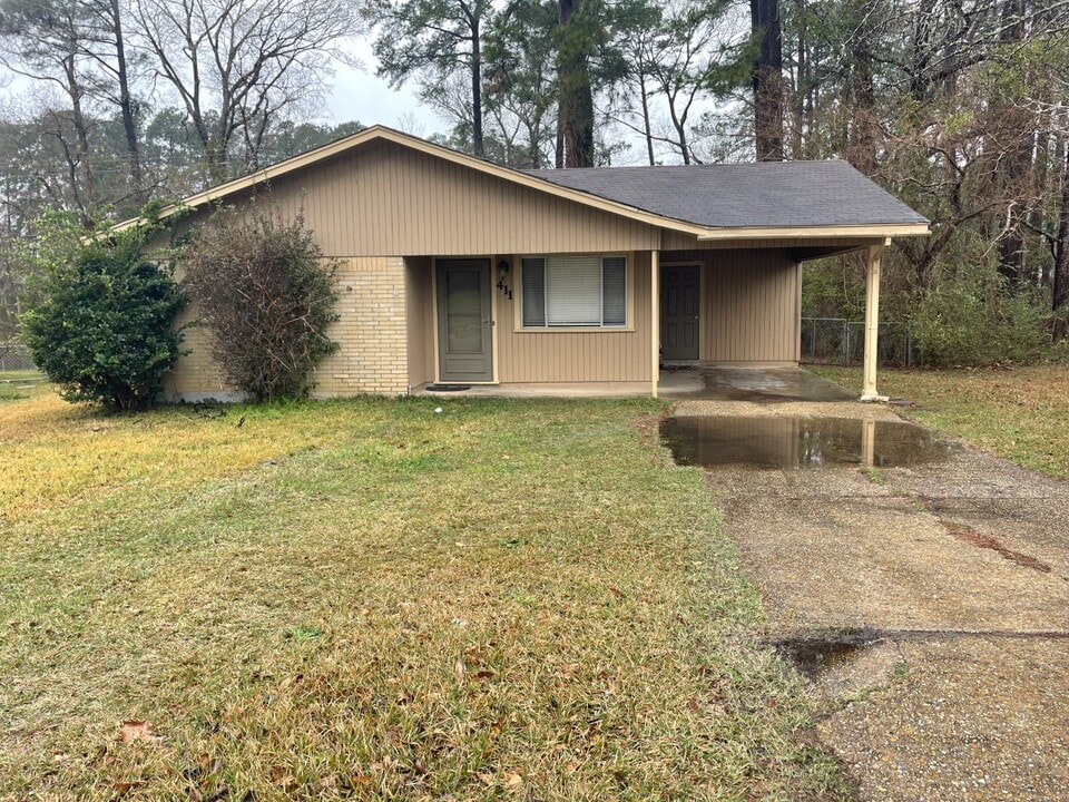 411 Hickory St in New Llano, LA - Building Photo