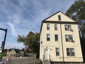 327 Wood Ave, Unit 2 in Boston, MA - Building Photo - Building Photo