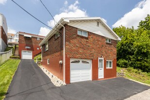 851 Florence Ave in East Mckeesport, PA - Building Photo