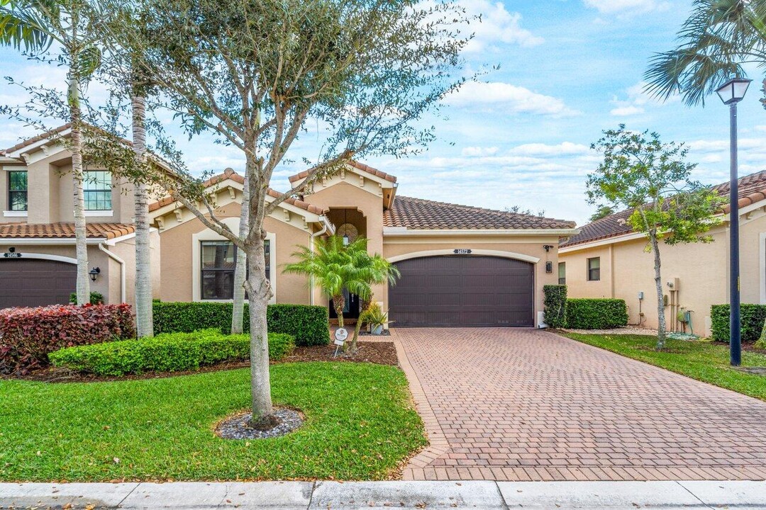 14572 White Jade Terrace in Delray Beach, FL - Building Photo