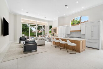 262 Isle Way in Palm Beach Gardens, FL - Building Photo - Building Photo