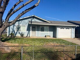 8631 Hummingbird Way in Elk Grove, CA - Building Photo