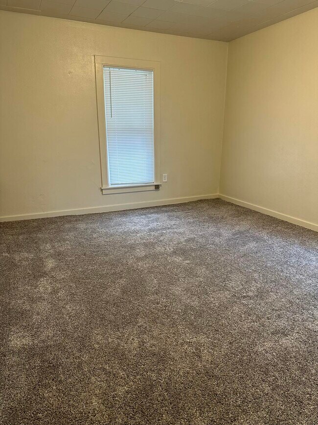 property at 206 E Hammond St