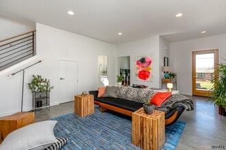 2038 NE Morgan St. A in Portland, OR - Foto de edificio - Building Photo
