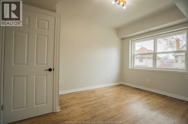 416 Lincoln Rd in Windsor, ON - Foto de edificio - Building Photo