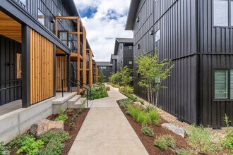 Steppe in Bend, OR - Foto de edificio - Building Photo