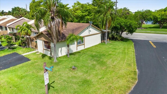 1489 Woodpecker St in Homestead, FL - Foto de edificio - Building Photo