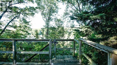 38 Stonegate Rd in Toronto, ON - Building Photo - Building Photo