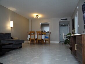 3725 S Ocean Dr, Unit 607 in Hollywood, FL - Building Photo - Building Photo