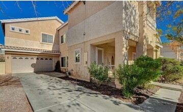 1684 Spotted Wolf Ave in Las Vegas, NV - Building Photo - Building Photo