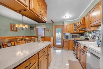 2433 Young Ave in Bronx, NY - Building Photo - Building Photo