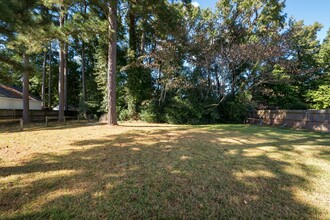 1929 Ashmore Dr in Virginia Beach, VA - Foto de edificio - Building Photo