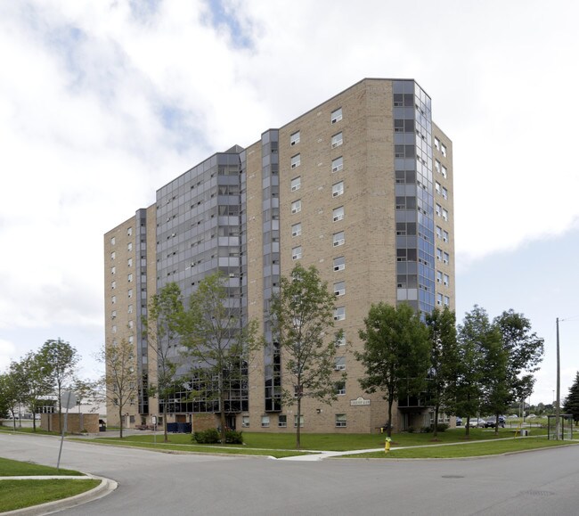 Coulter Glen in Barrie, ON - Building Photo - Building Photo