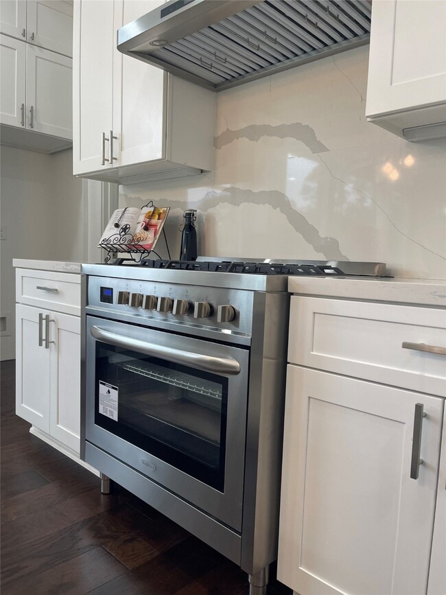 property at 114 Bentwood Dr